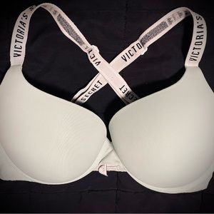 Victoria’s Secret T-Shirt Push-Up Bra 34DD